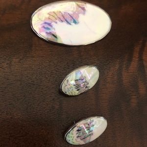 Broach and pierced earrings set